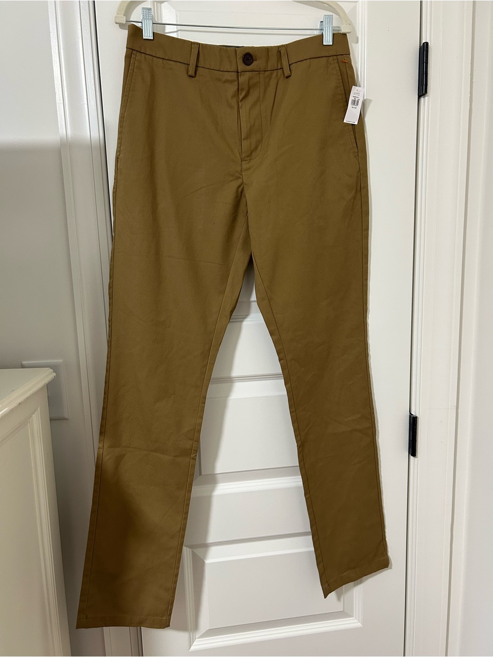Old Navy Men's Chinos in Khaki Brown